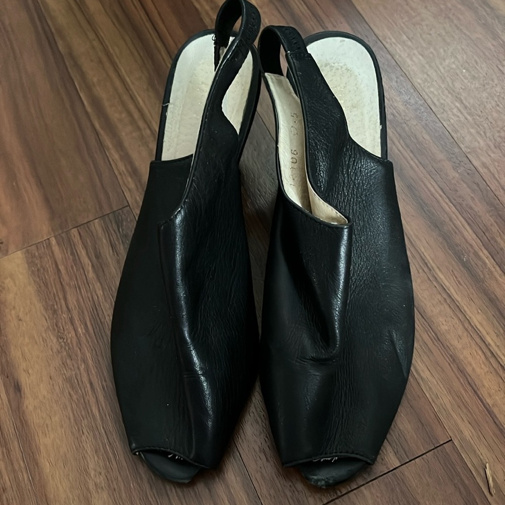 J. Jill black leather slingback peep-toe heels
Size 7.5